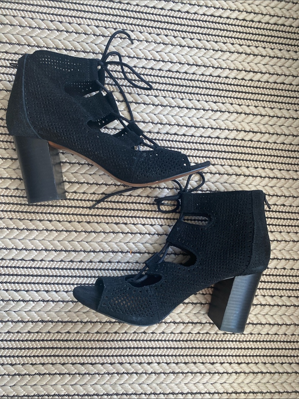 Crown Vintage Suede Leather Black Lace-Up Peep Toe Block Heel Sandals size 10
